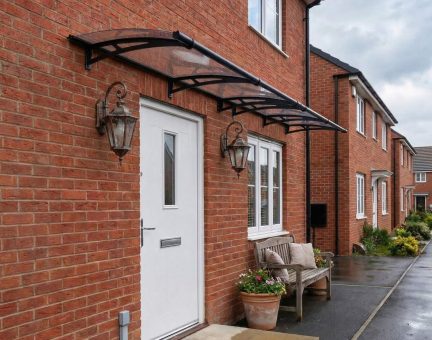 Aquila 4m x 0.9m Door Canopy - Grey Aluminium Frame & Clear Polycarbonate