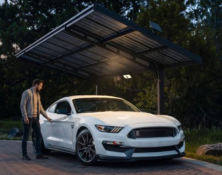 Sydney Carport 286cm x 586,5cm, 16.8m² | Aluminium Schwarz | Gewelltes Solargrau Polycarbonat Dachplatten + LED Solar Kit 